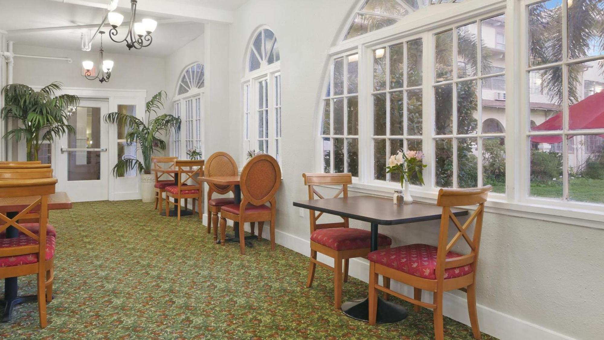 Crystal Bay Historic Hotel Сейнт Питърсбърг Екстериор снимка